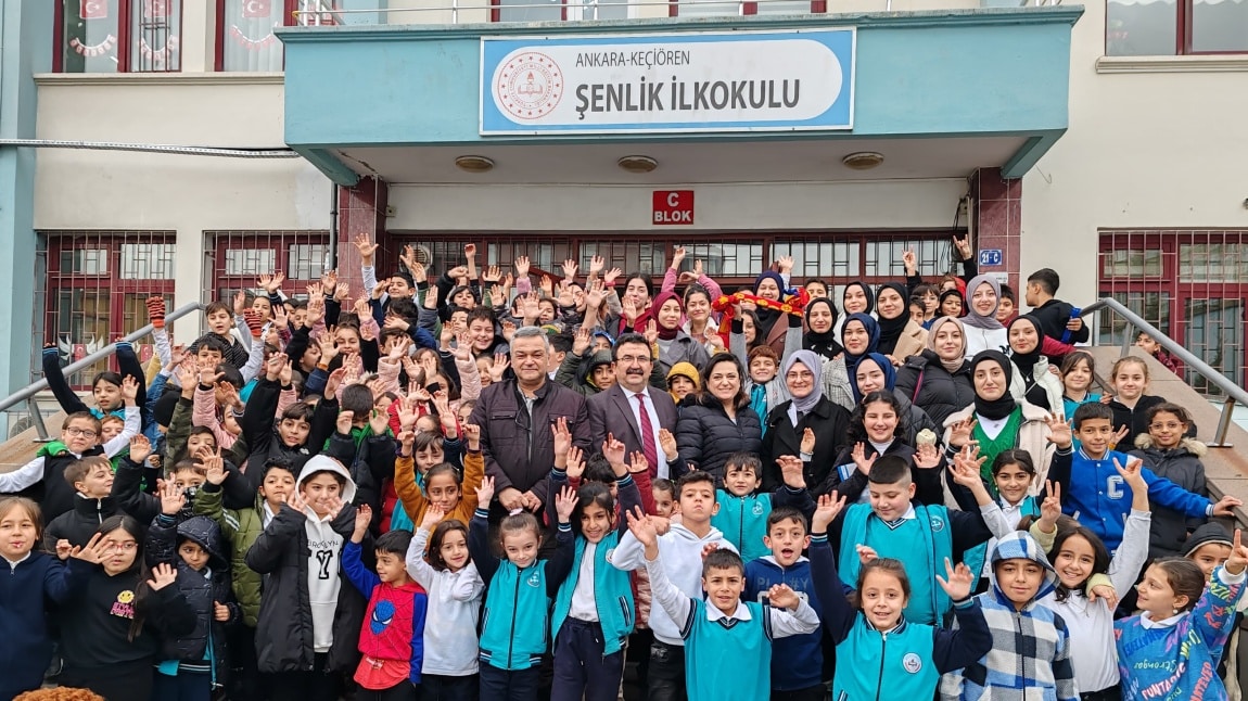 Minik Ellere Diş Fırçalama Eğitimi